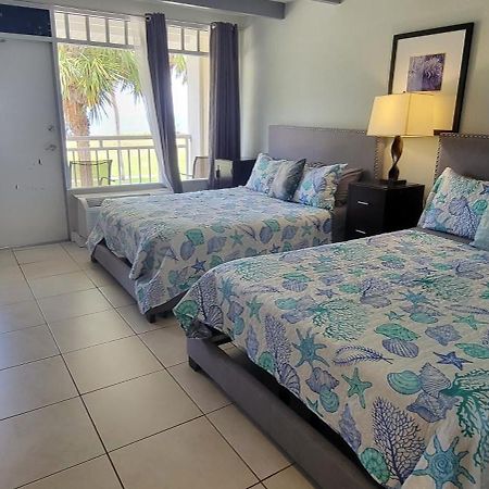 Manatee, Studio202, Beach Steps Away! Pool+Wifi Ruskin Dış mekan fotoğraf
