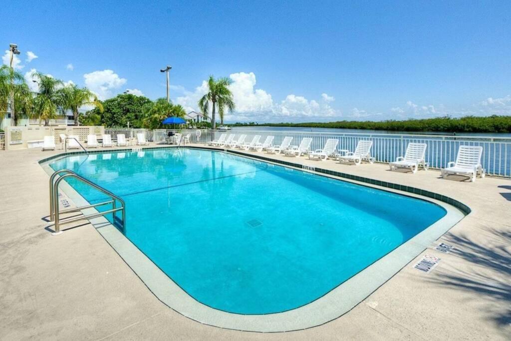 Manatee, Studio202, Beach Steps Away! Pool+Wifi Ruskin Dış mekan fotoğraf