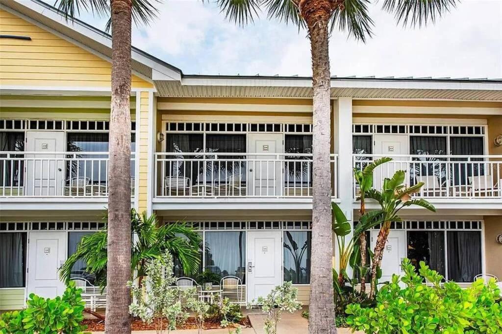 Manatee, Studio202, Beach Steps Away! Pool+Wifi Ruskin Dış mekan fotoğraf