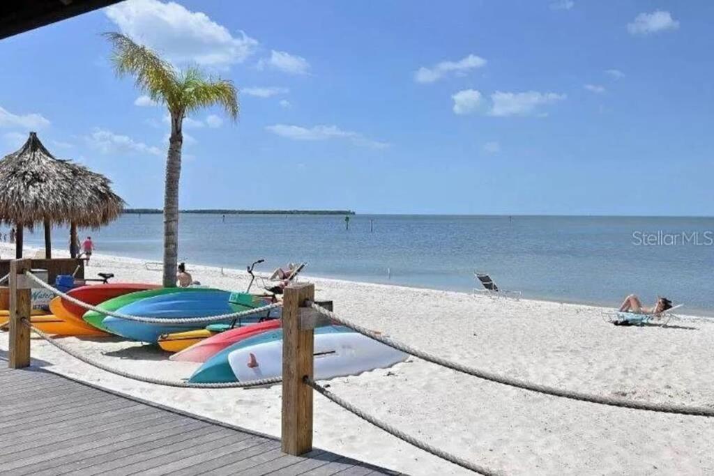 Manatee, Studio202, Beach Steps Away! Pool+Wifi Ruskin Dış mekan fotoğraf