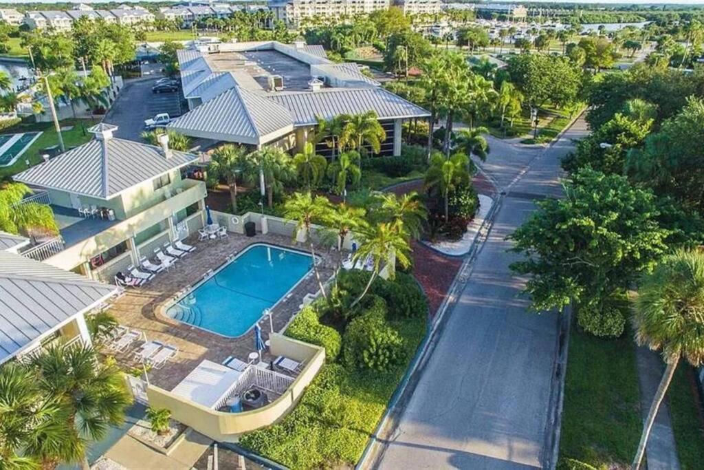 Manatee, Studio202, Beach Steps Away! Pool+Wifi Ruskin Dış mekan fotoğraf